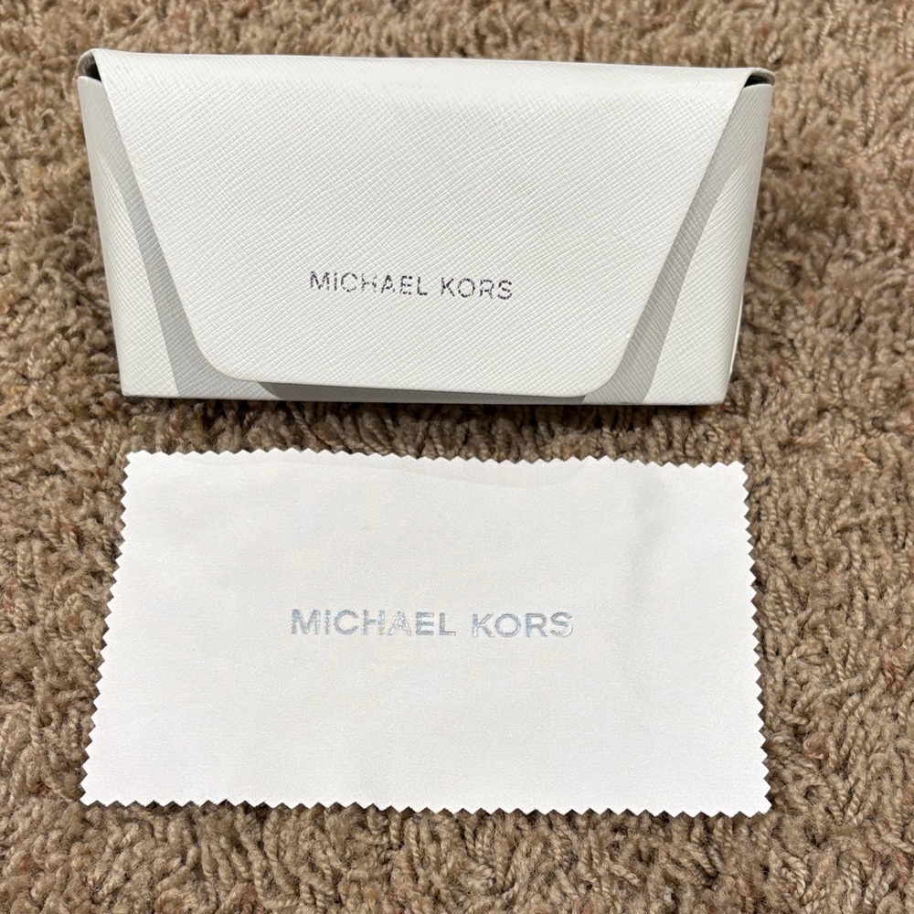 Authentic Michael Kors Ivory Eyeglass Case with Cloth